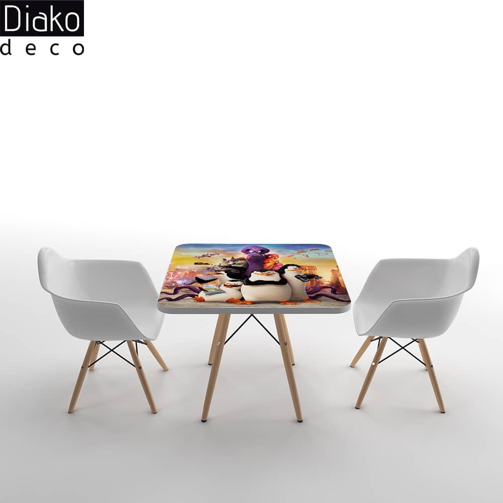 عکس محصول میز مدرن کودک مدل پایه چوبی طرح ماداگاسکار کد DT-08